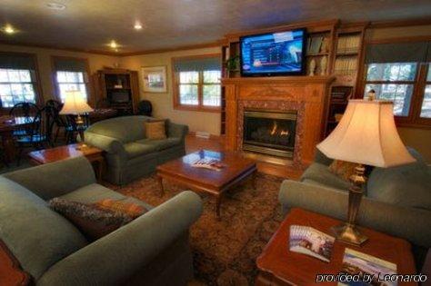 High Point Inn Ифрейм Екстериор снимка