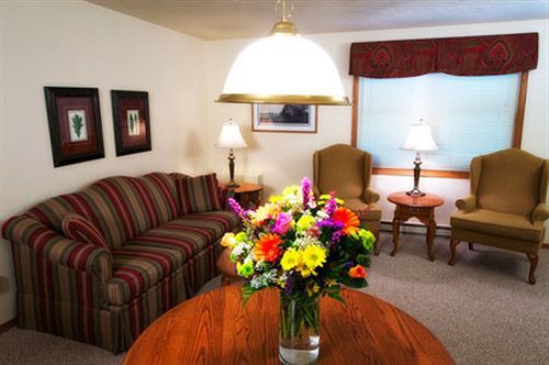 High Point Inn Ифрейм Екстериор снимка